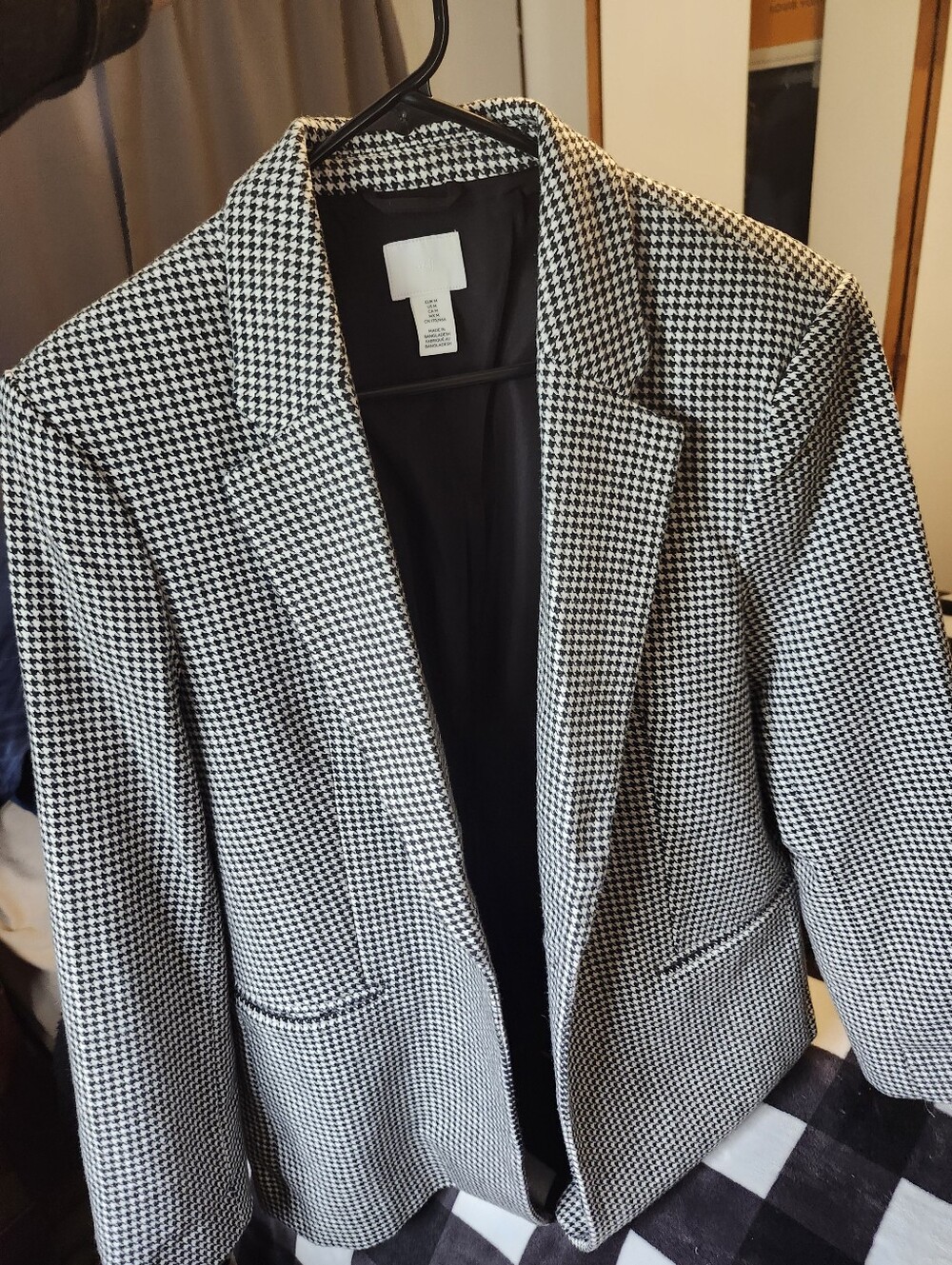 Women's Black & White Houndstooth Blazer - Classic Tailored Jacket